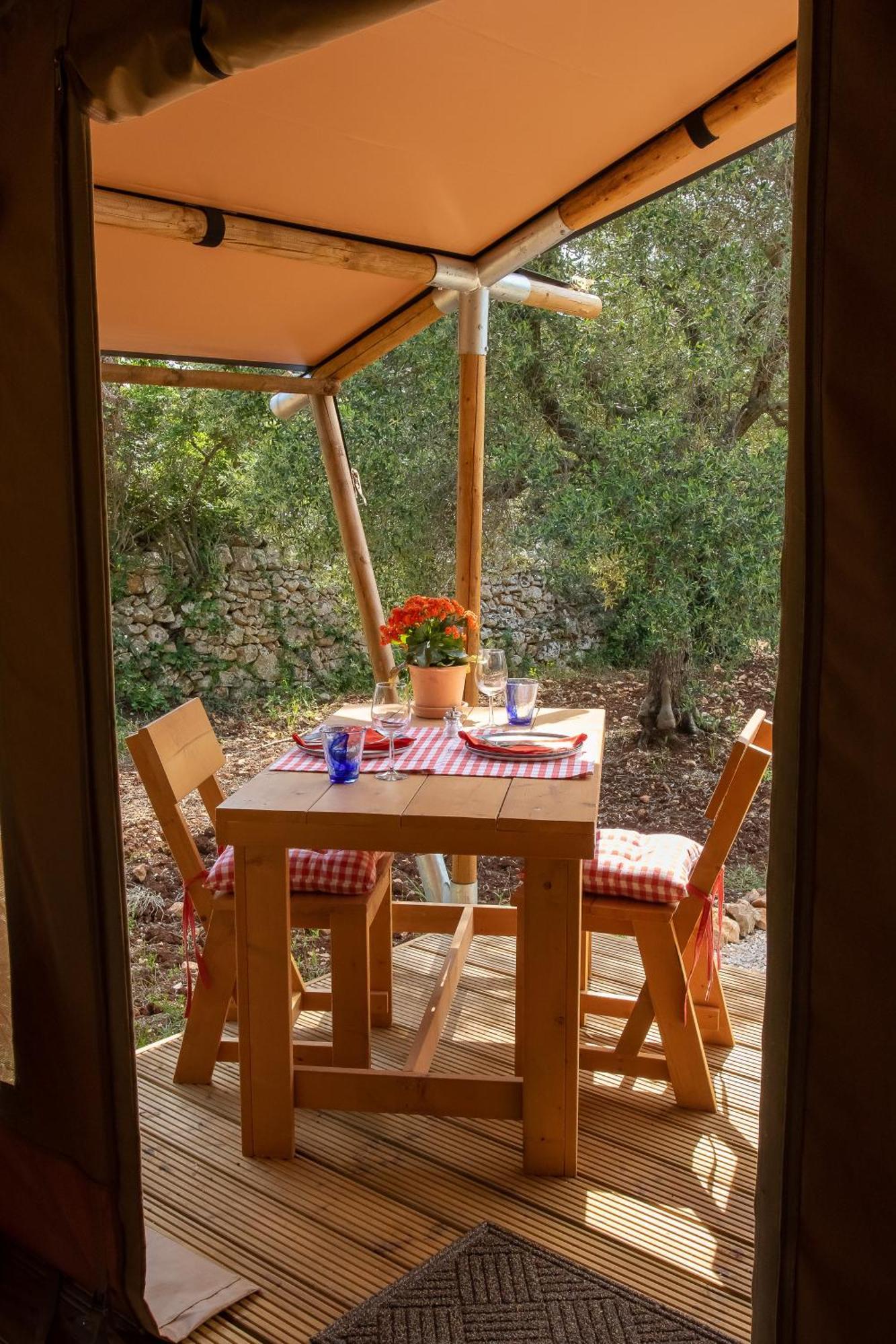 Domus Olea Glamping Hotel เชจลีเมสซาปิกา ภายนอก รูปภาพ