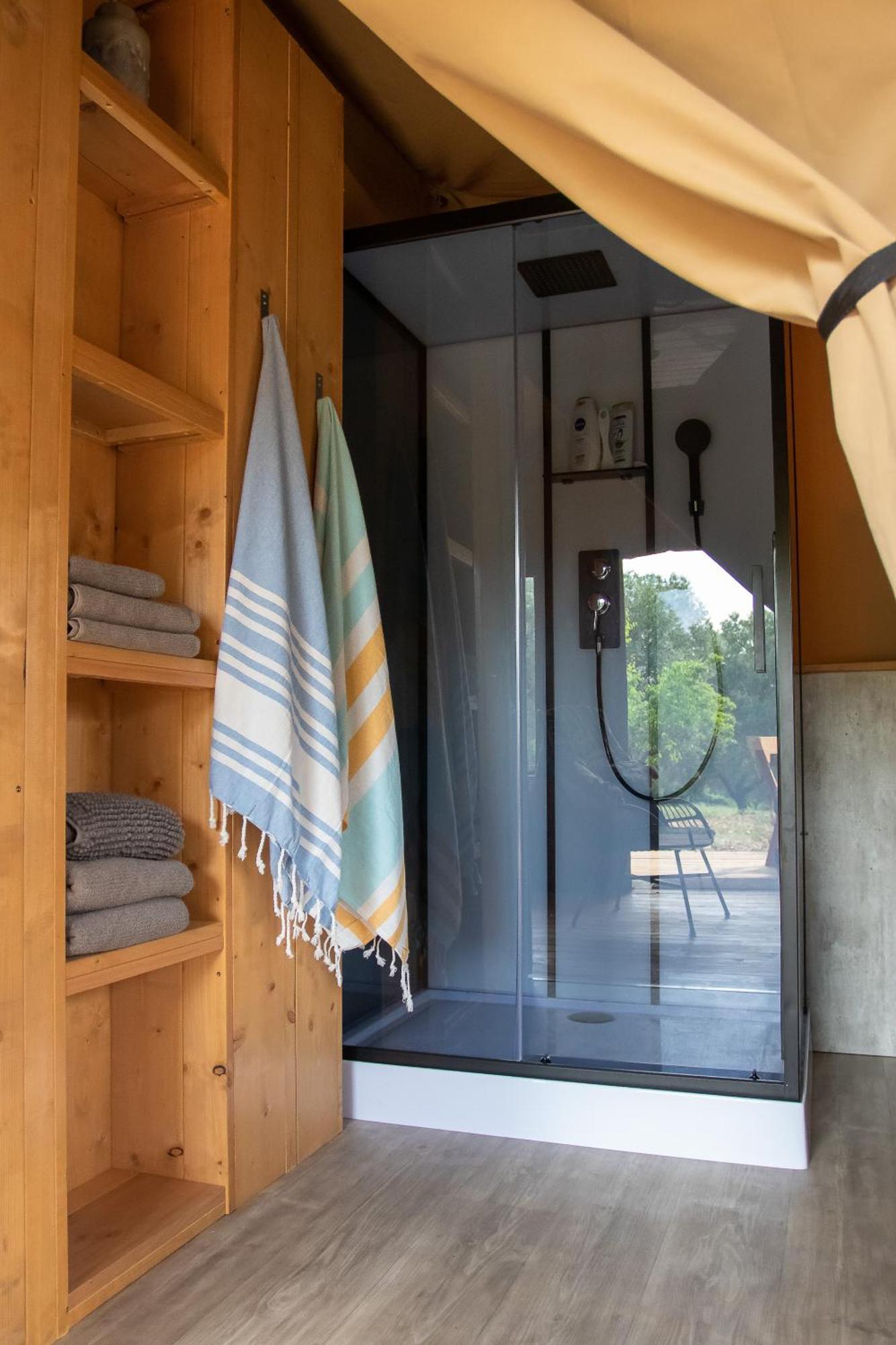 Domus Olea Glamping Hotel เชจลีเมสซาปิกา ภายนอก รูปภาพ