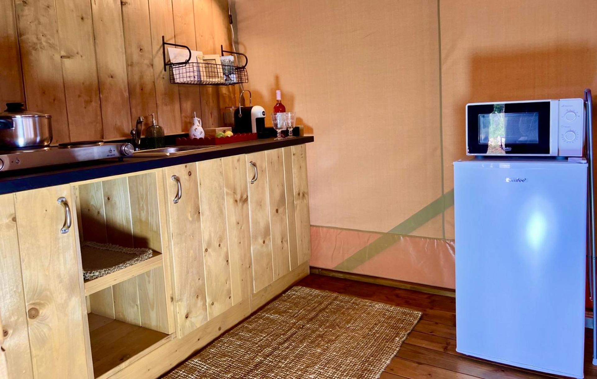 Domus Olea Glamping Hotel เชจลีเมสซาปิกา ภายนอก รูปภาพ