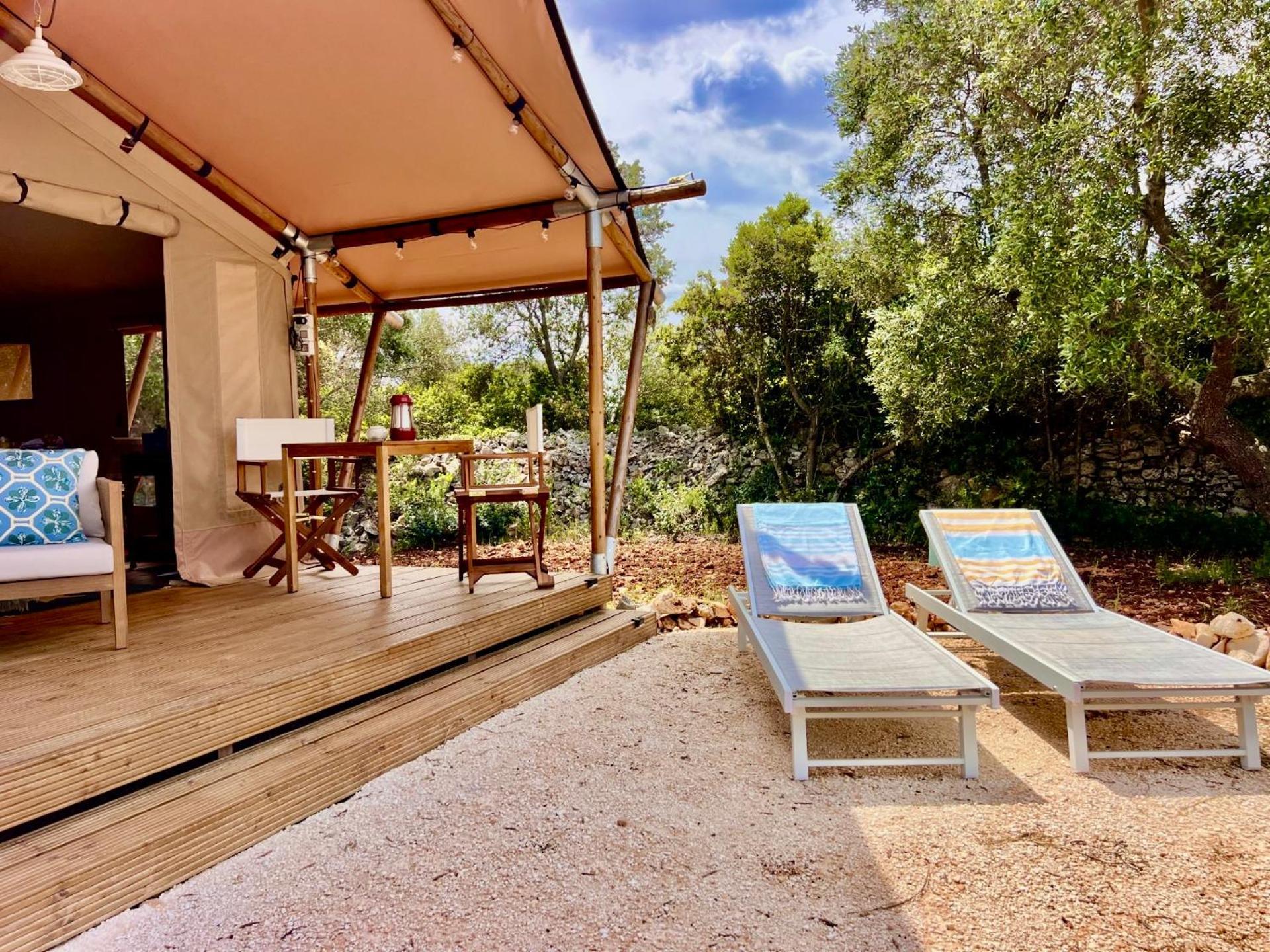 Domus Olea Glamping Hotel เชจลีเมสซาปิกา ภายนอก รูปภาพ